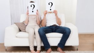 l'implicite dans le couple, mari et femme ne parlent pas, laissent supposer, sont taiseux