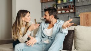 la femme est exigeante dans le couple